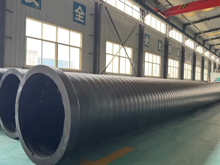 Large black steel wire reinforced PE pressure pipe in the Shunfang factory
