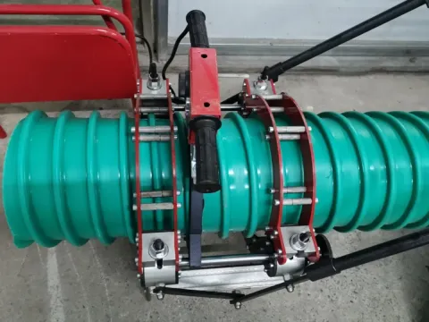 Butt-fusion machine ready for jointing
