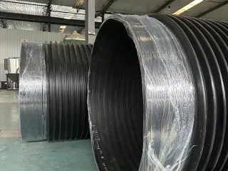 Bore and wall edge of a large reinforced PE composite pipe